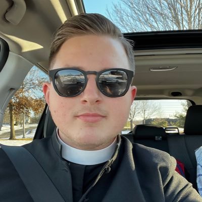 Episcopal Priest | SCP | Dog Dad | Daily Office Proponent | Inclusive Orthodoxy | ADHD | engaged👨‍❤️‍💋‍👨 | he/him 🏳️‍🌈