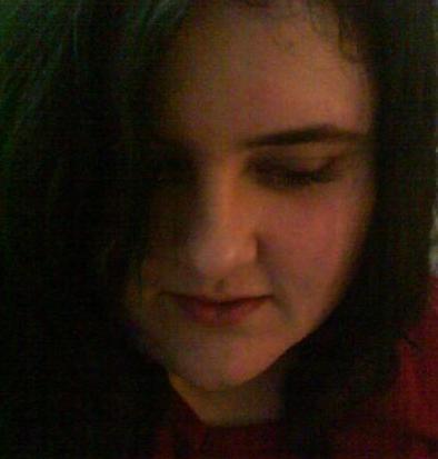 gwenhwyvere's profile picture. Writer and hermit; loves books, cats, autumn, cider, Chihuly, crocheting, Boxers, her mom, pens & paper, cinnamon, rain, tea, savage forests, & the Sublime.