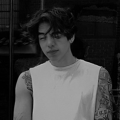 #𝐔𝐍𝐑𝐄𝐀𝐋 ╱ 𝐌𝐂𝐌𝐗𝐂 ⋆ A man who recently stole the attention of the world, dedicated his life only for music. 𝐂𝐡𝐫𝐢𝐬𝐭𝐢𝐚𝐧 𝒅𝒆 𝐘𝐮.