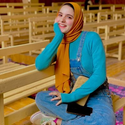
Faculty of education 👩🏫
قد سامح الغصن الرياح ، ولكنه انكسر🖤🍂