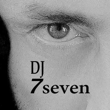 Dj Seven artista musicale di spiccata personalità duttile ed eclettico con variegate e sperienze performative anche internazionali e specialista nella ricerca