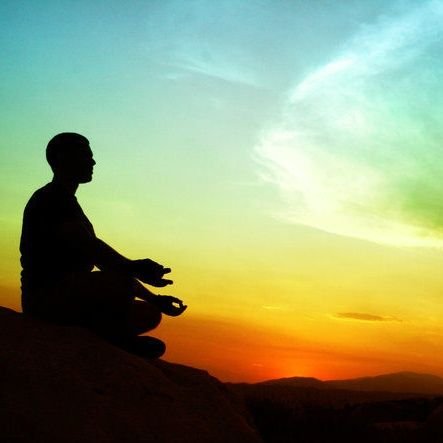 Visionario. Portatore di luce. Guida nell'oscurità. Pensiero premonitore. Leggo carte e stelle. Contattemi per consigli, aiuti o curiosità.