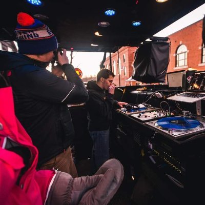 cornerpocket422's profile picture. Sports Director at Sovereign Communications. Radio play-by-play/broadcast producer for @HockeyLSSU @afcbournemouth supporter