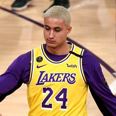 @KyleKuzma is a future MVP || Kuz follows me!!! 🐐 || #ForTheDistrict