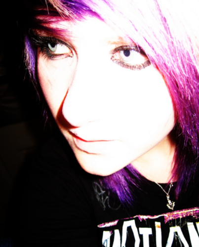 Vegetarian. Pessimist. Musician. Dreamer.
Creature :3
