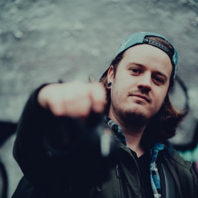 Travel photographer, blogger, podcaster, nomad | Co host of @unravelling_pod 📷 🖊 🎙 🌎 | IG - https://t.co/swJOt7HVtd BLM