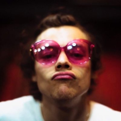 strawberiekiwi's profile picture. fan account