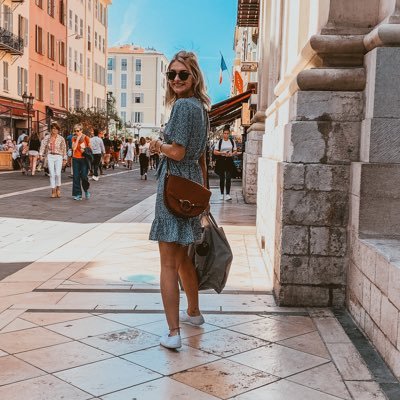 belfast • 25 ♡ chicken nuggets star wars nerd | history buff.