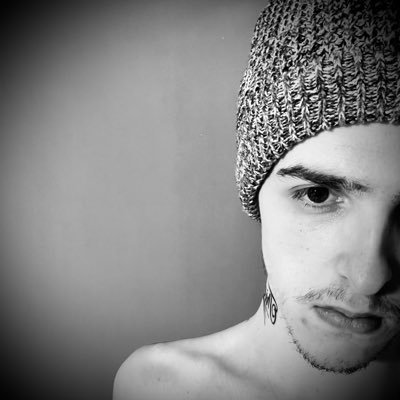 TwitchVinc2920's profile picture. créateur de Jeux Video - je joue sur @CallOfDuty - @Treyarch - Streamer de 24 ans Follow moi