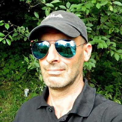 Just me 🙃🙂😁 love.. to love..the life himself. love 🎨, 📸, nature, traveling, humor, cooking, good 🎶, humor, good people, to be alive...