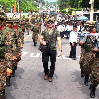 Periodista y Comunicador Institucional! 
AMANTE DE LAS BUENAS FOTOS.🇸🇻🇸🇻