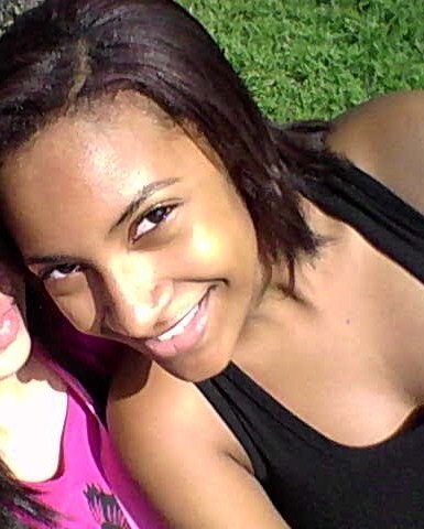 ♥ Simplismente EU. ♥
O coração da mulher, assim como muitos instrumentos, depende de quem o toca.