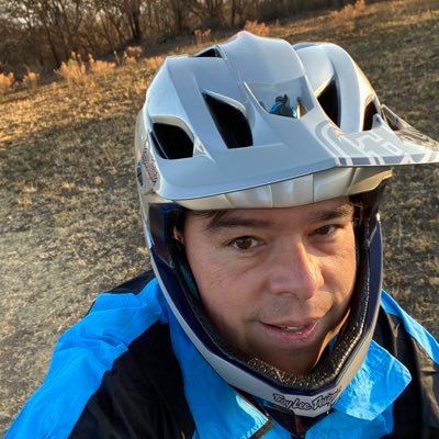 aruicue's profile picture. Managing strong emotions 😌