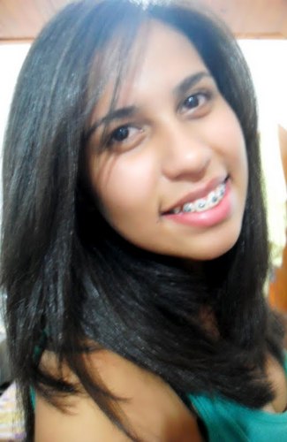 Vivo para ser Feliz,e não viveer em  Vãoo (: