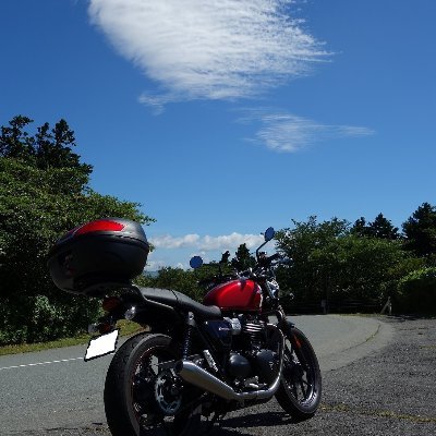 バイクで綺麗な景色を求めて旅をするのが好きです。
スポーツ、アウトドアが趣味。
よろしくお願いします。