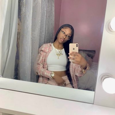Jazzygetsdabag's profile picture. @Get( cash ) back less then 5 minutes text me for more info 💸 low on rent car payment on need extra cash Dm with balance and watch me work 🤪