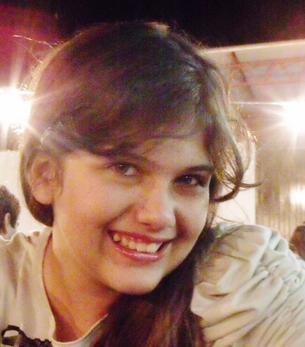 tourina, fanática por: chocolate, twitter, coca-cola, facebook... nao ligo pro q os outros pensam de mim...... S2  bjaoo