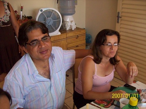 Sou brasileiro casado com Regina Celia pai de uma filha Universitária
sou Envangélico do Avivamento Biblico e tenho 47 anos.
