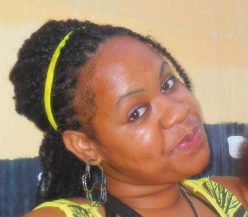 Je m'appelle Marlyne J'ai 2O etoiles et j'aime la vie , La danse , m'amuser deliré en gros j'aime pas me prendre la tète =)