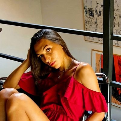 auranta_'s profile picture. Nata a Vicenza per sbaglio, vivo a Milano per fortuna. Nonna dice che sono simpatica. Ho paura del buio e dei parrucchieri.