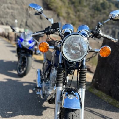 はじめに無言フォローご容赦ください。 愛鉄馬は黒GSR250F→黒GSR400(2020/10/1)→SR400FinalEdition(2022/2/3)。 クロスカブ110(2021/6/21）東海三県をソロツーしてること多いオッサンライダー。