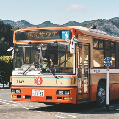 サバスは引退した神姫バスの路線バス車両をサウナに改造し、どこでも本格的な薪サウナが体験できる移動型サウナバスです。令和時代の新たなバス事業を提案する株式会社リバースと日本最大のサウナ検索サイト サウナイキタイ @sauna_ikitai との共同企画🚌