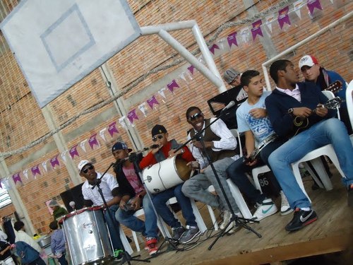 Grupo Prazer é Nosso chegando na parada!! A Gente é isso ai ♫