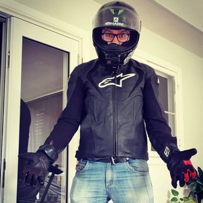 I have 1823 YouTube subscribers. what are you doing with your life?! Irish/ Australian. Travel, Motorbikes. Views are my own. Who else’s would they be?