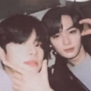 clauveez's profile picture. spread awareness #LetTheEarthBreath