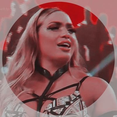 ❪ 𝐂𝐎𝐌𝐌𝐄𝐍𝐓𝐀𝐑𝐘 ❫ ; The first lady of Legado del Fantasma, Elektra Lopez. Although being stunningly beautiful, she can back it up with in-ring skill.