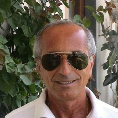 MassimoFalco11's profile picture. SCRIVO PER LAVORO MA ANCHE PER PASSIONE.
AMO LA NAPOLETANITA', LO SWING E LA BOSSA, TIFO PER LA VIOLA ⚽️💜