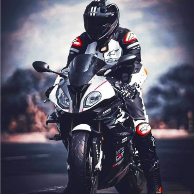 Evoluti59322017's profile picture. Working as a Manager.