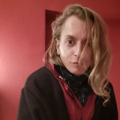 j_o_h_n_h_'s profile picture. 