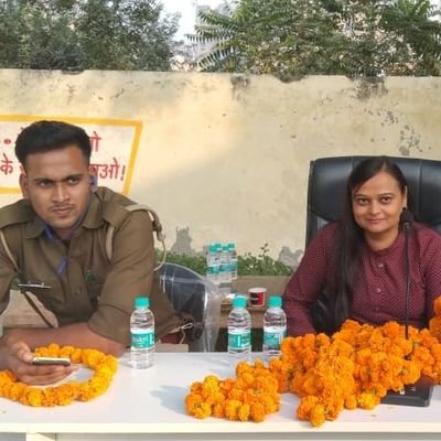 अगर समझाने से लोग समझते तो मुरली बाला महाभारत न होने देता🇮🇳🌷🙏
देश सर्बोपरि है इस लिए फालतू की अंधभक्ति न बांटे,
