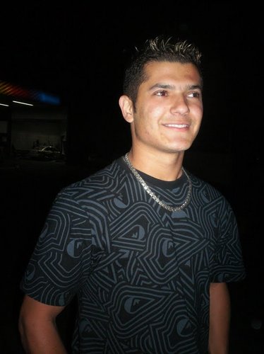 Contato: ovidio.alves@gmail.com 
Graduado em Administração/ Namorando.