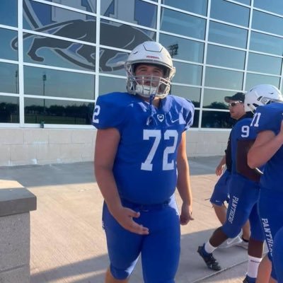 Will_Duckworth5's profile picture. offensive linemen junior @ midlothian high school 6’1. 270lbs.Squat:415 Bench: 250Clean:245 deadlift:455 football