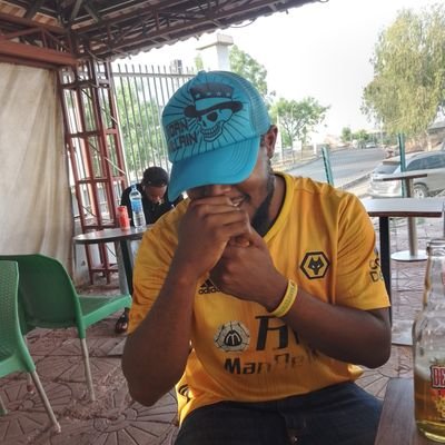 HoyleIfy's profile picture. Signal and business