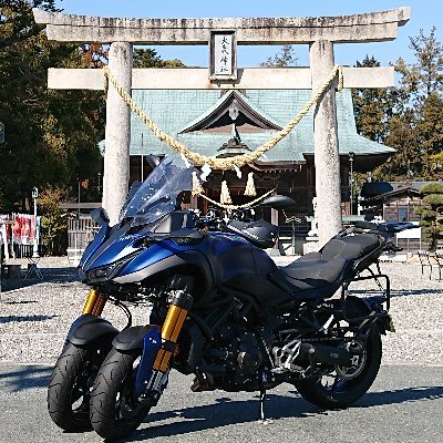 横浜在住の自称出遅れバイカーです。
40歳過ぎで中型免許、大型免許をとりました。
愛車はYAMAHAのNIKEN GTとハーレー スポーツスター48です。
