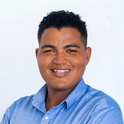 Favellado, pai, pastor da Ass. de Deus, guia de turismo e criador do Rolé dos Favelados.
