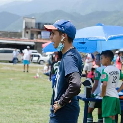Entrenador Deportivo.
Villas del Este FC

22. Venezolano

Instagram: Alejandrosolorzano27
