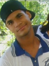 O que eu sou ou deixo de ser só interessa a mim... Conclusões e opiniões não são do meu interesse. Escorpiano de orgulho :]