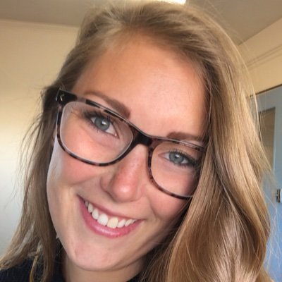 Denieeess's profile picture. 