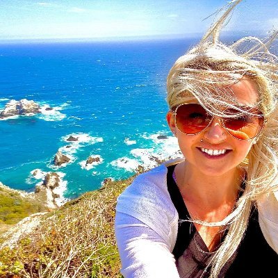 Lover Of Life💙🌱Ocean Conserver♻️🤙🏼Animal Advocate🦈Travel Enthusiast🗺Picture Taker📸