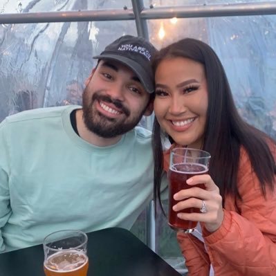 jessica_paneak's profile picture. she/her (ง'̀-'́)ง