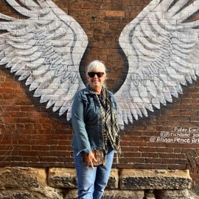 no_coby's profile picture. Starting over. Old account from 17’ “micrazy”📸👩🏼‍🎨🎨 I only follow resisters. #bluedotredstate #BidenHarris #BLM #LGBTQ 🌈 #SayGay#RESISTtheGQP 🚫DMs 🇺🇦