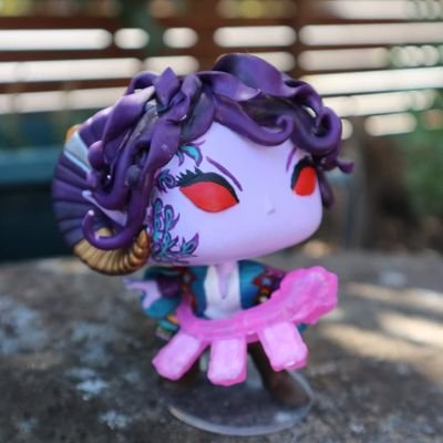 Wife, mother, body painter, funko pop customiser, d&d addict and fantasy nut