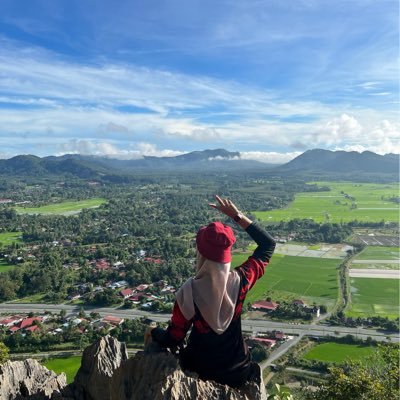 IzxatiFdzli's profile picture. cinta hati @syedsyaddad ❤️ semoga dipermudahkan segala urusan dan murahi rezeki kami berdua. ameen