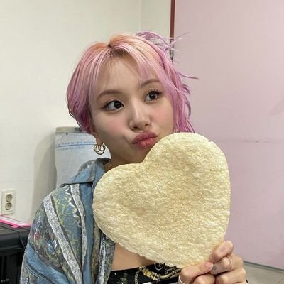 I stan 14 kpop groups for a stable mental health || other acct @dynamightttttt_