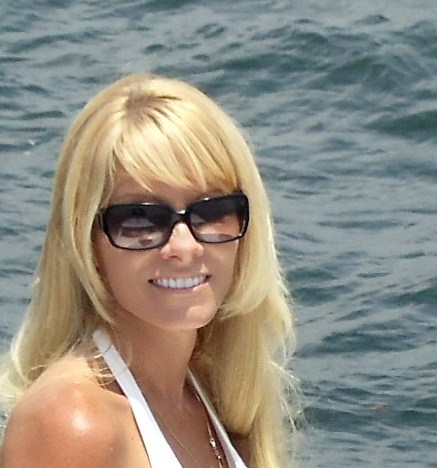 JulieCopeland78's profile picture. Patriot 🇺🇲 Texan🇺🇲 Conservative, MAGA, wife of vaccine injured pilot husband, support 1A, 2A , small business owner