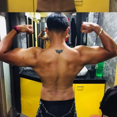 Strive for progress, not perfection💪
Life is all about ups and downs, we call it squats🦿
Follow on youtube:https://t.co/dan0adtzbK
Ig id:sklet0n_fitness